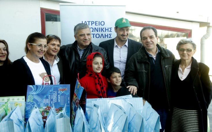Πατούλης: Πρέπει να τους βοηθήσουμε να ζουν με αξιοπρέπεια