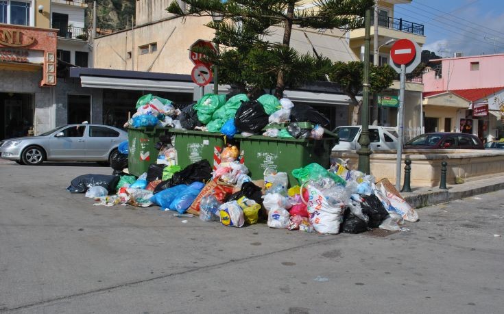 Έκκληση στους Θεσσαλονικείς να μη κατεβάζουν σκουπίδια στους κάδους