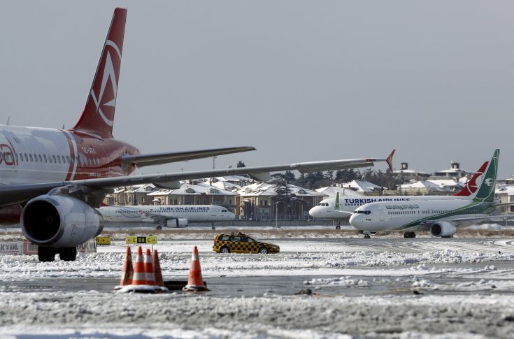Σε λευκό κλοιό η Κωνσταντινούπολη