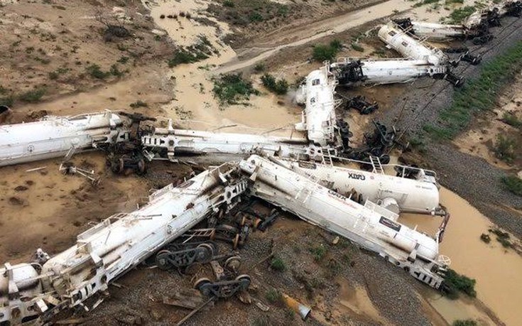 Φόβοι για διαρροή 31.500 λίτρων χημικών από τον εκτροχιασμό τρένου στην Αυστραλία