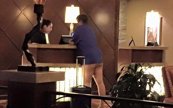 Η «γυμνή» γυναίκα σε ρεσεψιόν ξενοδοχείου που ξεσήκωσε το ίντερνετ