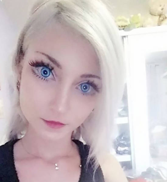 brazils_real_life_disney_princess_claims_her_dolllike_looks_are_all_natural_640_08