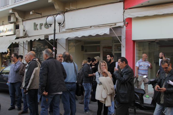 Ολονυχτία με… κάλαντα στα Ειρηνοδικεία