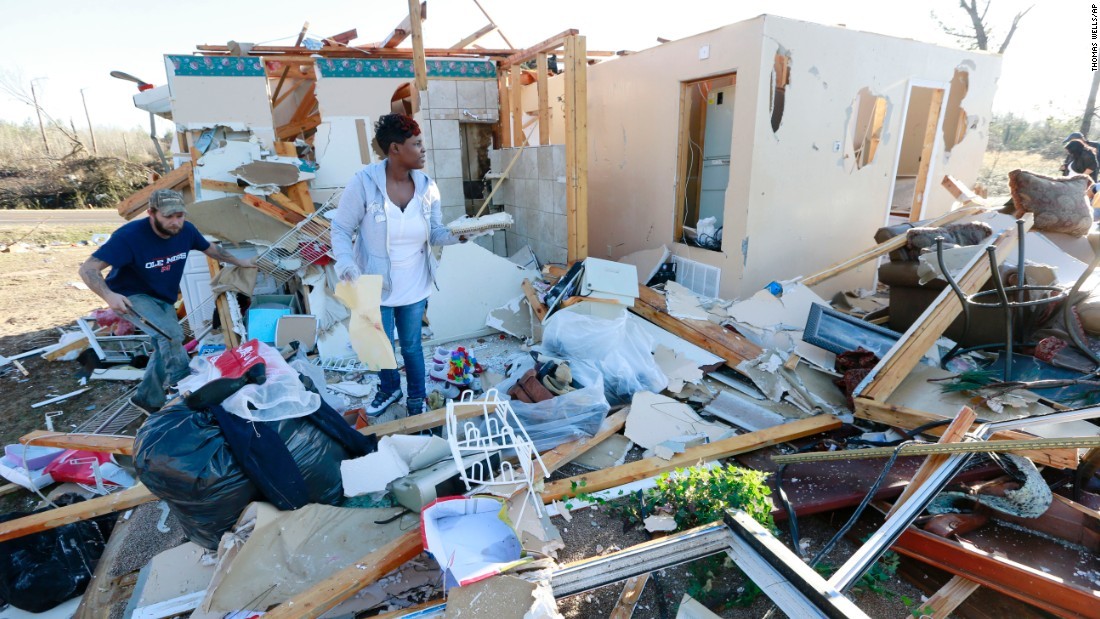 Καταιγίδες, πλημμύρες και ανεμοστρόβιλοι άφησαν πίσω 41 νεκρούς στις ΗΠΑ