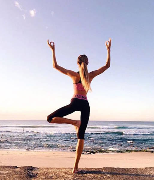 girls_in_stretching_09