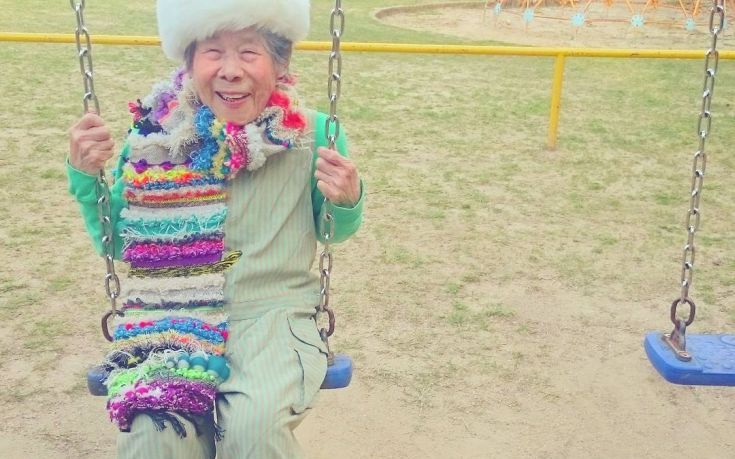 Μια 93χρονη ποζάρει με τα ρούχα της εγγονής της στο Instagram!