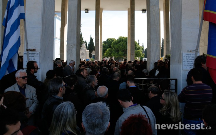 Η τελευταία υπόκλιση στον Μηνά Χατζησάββα