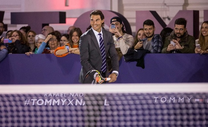 Ο Rafael Nadal σε pop-up γήπεδο τένις στη Μαδρίτη