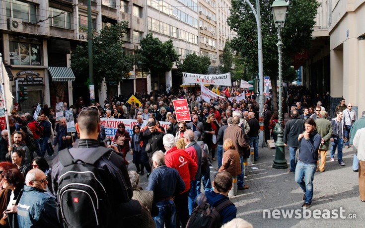Χιλιάδες κόσμου στο συλλαλητήριο της ΓΣΕΕ και ΑΔΕΔΥ