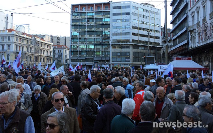 Σε εξέλιξη η συγκέντρωση του ΠΑΜΕ