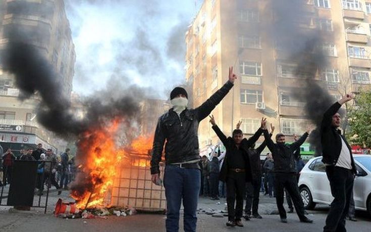 Επεισόδια στην Κωνσταντινούπολη σε διαμαρτυρία για τις επιχειρήσεις εναντίον του PKK