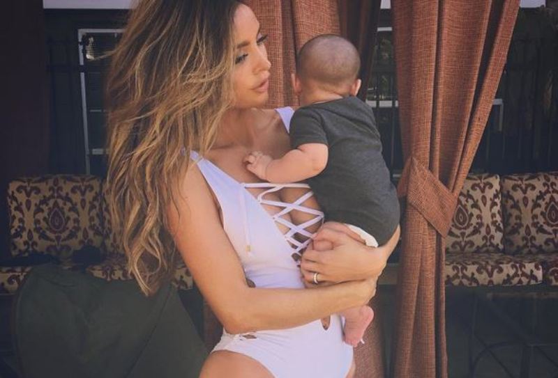 Η πιο σέξι μαμά του διαδικτύου