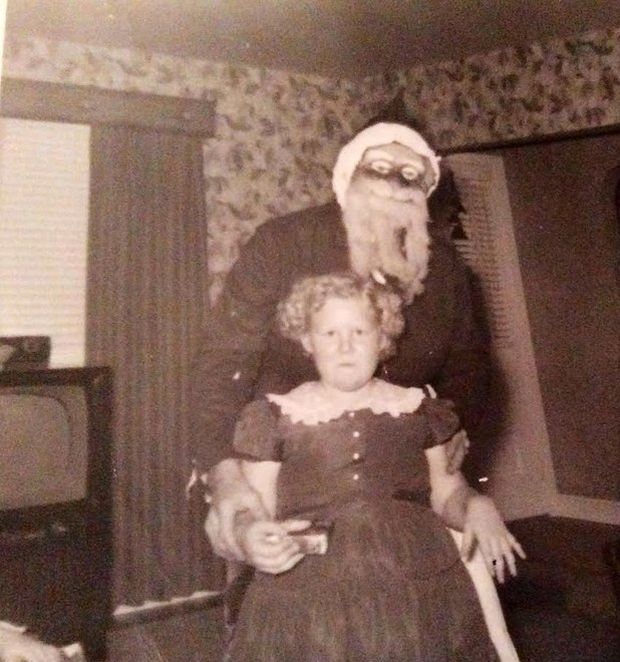 scary_santa_09
