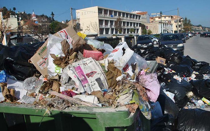 Βουνά με σκουπίδια σε όλα τα σημεία της Ζακύνθου