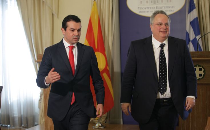 Ενισχύουμε το κλίμα εμπιστοσύνης, τόνισαν Κοτζιάς και Πόποσκι