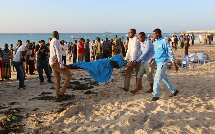 Αιματηρή επίθεση σε παραλιακό εστιατόριο της Σομαλίας