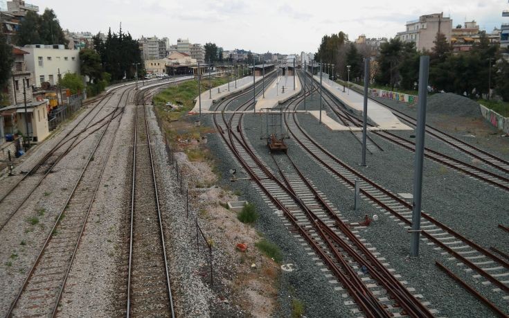 Ταλαιπωρία για τους επιβάτες τρένων και προαστιακού