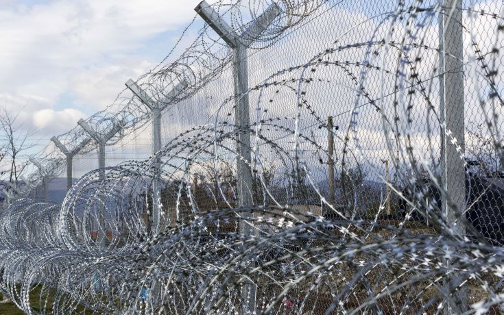 Η ΠΓΔΜ έκλεισε τα σύνορα τους πρόσφυγες στην Ειδομένη