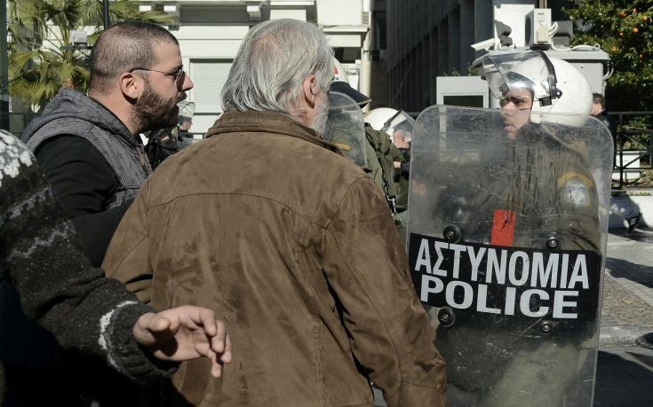 ΕΔΕ για τα χημικά στη διαδήλωση κατά του Ασφαλιστικού