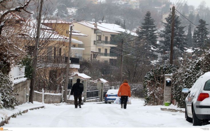Χωρίς ρεύμα περιοχές της Θεσσαλονίκης από την χιονόπτωση