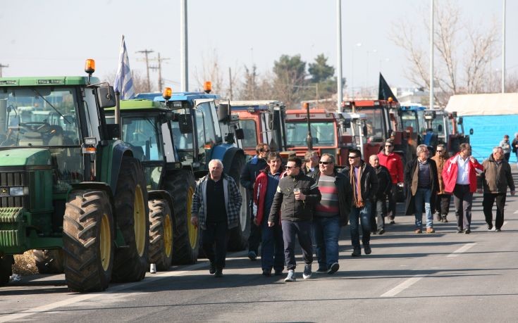 Τετράωρος ο αποκλεισμός στο τελωνείο των Κήπων