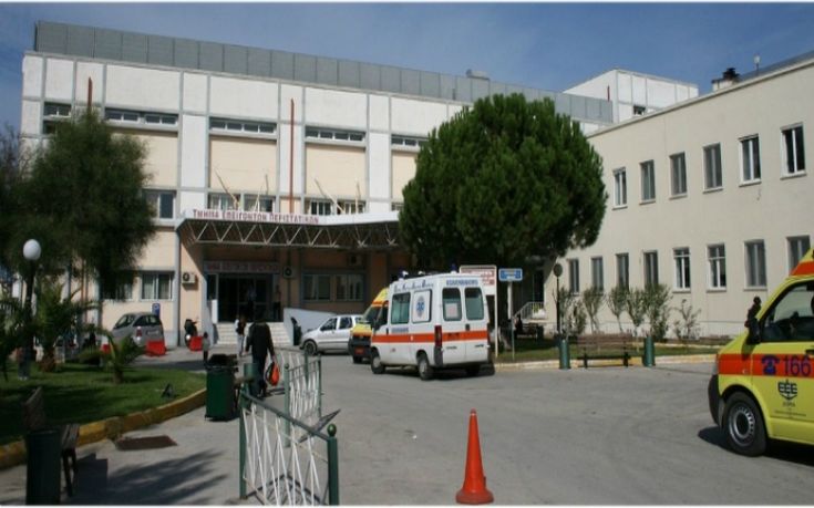 Άνδρας έπεσε από τον δεύτερο όροφο του Νοσοκομείου Κορίνθου