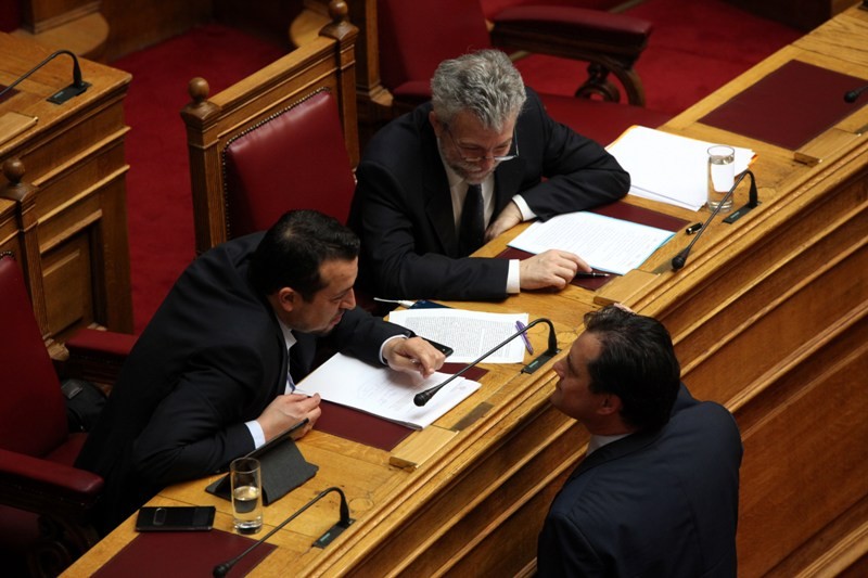 Κόντρα Παππά – Γεωργιάδη για τις τηλεοπτικές άδειες