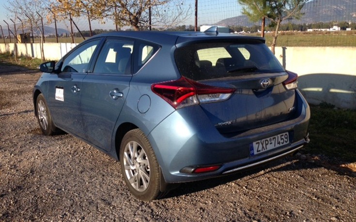 Οδηγήσαμε το Toyota Auris 1.2 Turbo