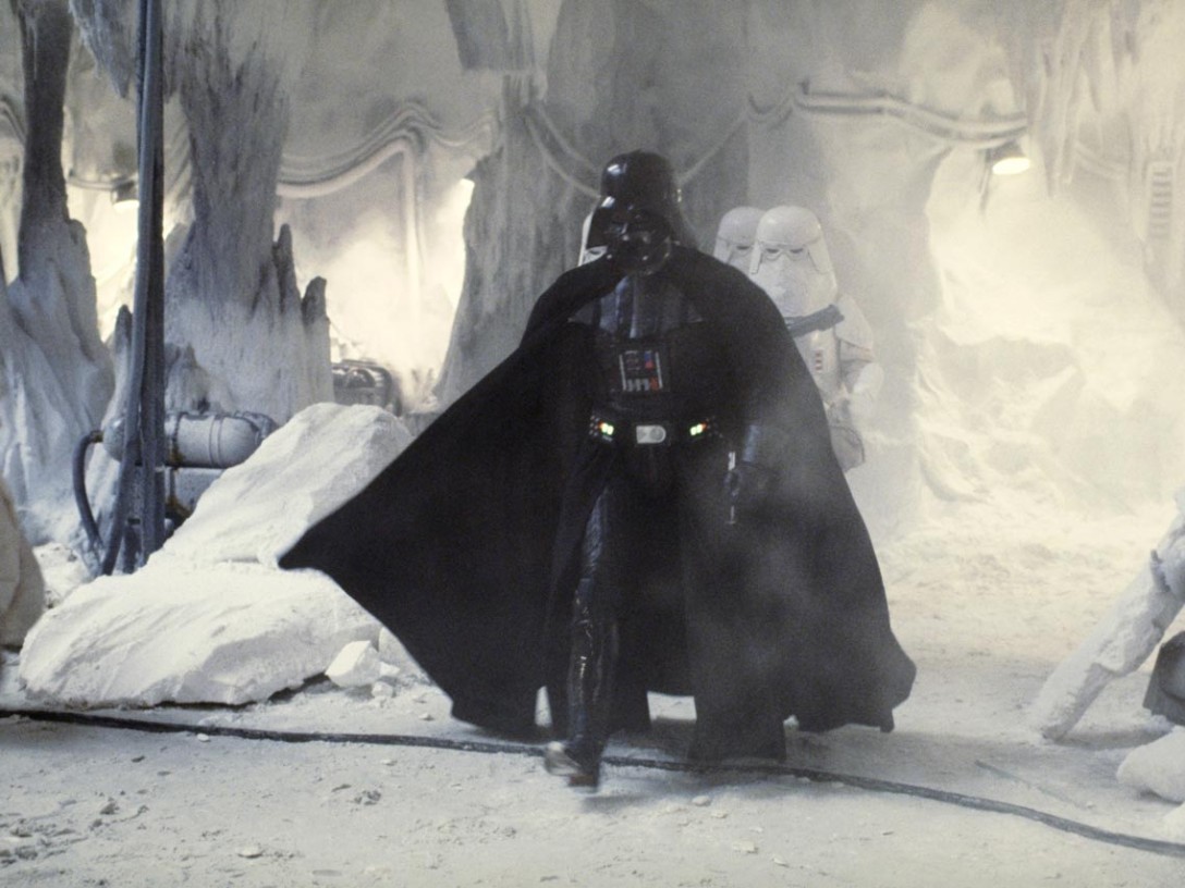 Το άγαλμα που μεταμορφώνεται σε Darth Vader όποτε χιονίζει