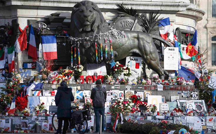 Η Γαλλία τιμά τους νεκρούς του Charlie Hebdo