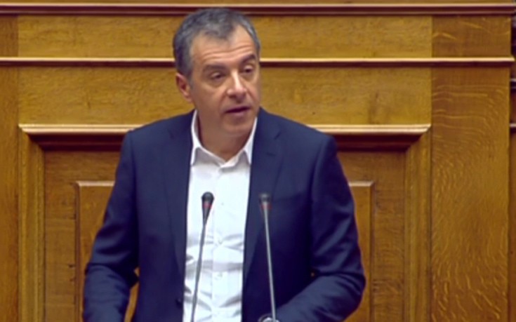 Θεοδωράκης: Ο Κώστας Σημίτης είναι από τα ελάχιστα εθνικά κεφάλαια και θα πρέπει να είμαστε προσεκτικοί