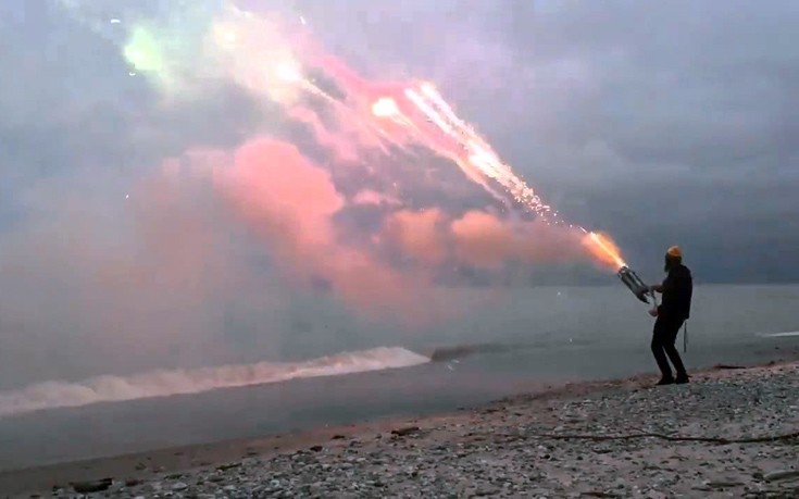 Το αυτοσχέδιο όπλο που ρίχνει 1.001 βολές τα 45 δευτερόλεπτα