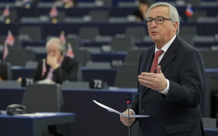 Αλήθειες και ψέματα για τη στάση της ΕΕ στο προσφυγικό δια στόματος Γιούνκερ