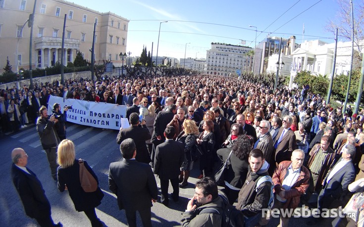 Στη Βουλή ελεύθεροι επαγγελματίες μέλη επιστημονικών φορέων