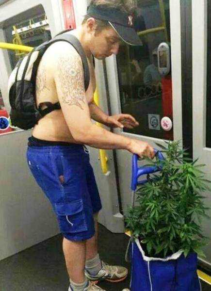 the_most_outlandish_things_you_will_ever_see_on_the_nyc_subway_640_14