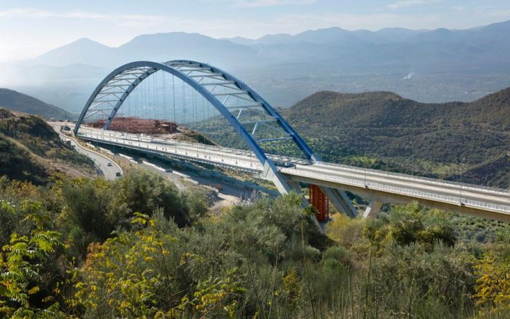 Στην κυκλοφορία η γέφυρα της Τσακώνας