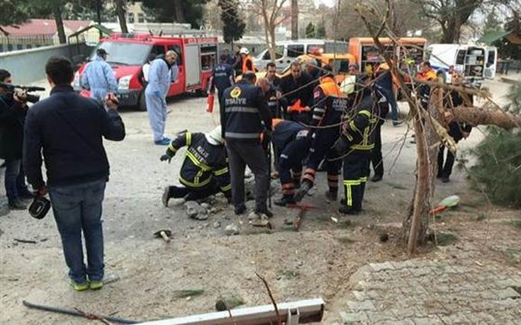 Επτά νεκροί από την επίθεση σε στρατιωτικό κομβόι στην Τουρκία