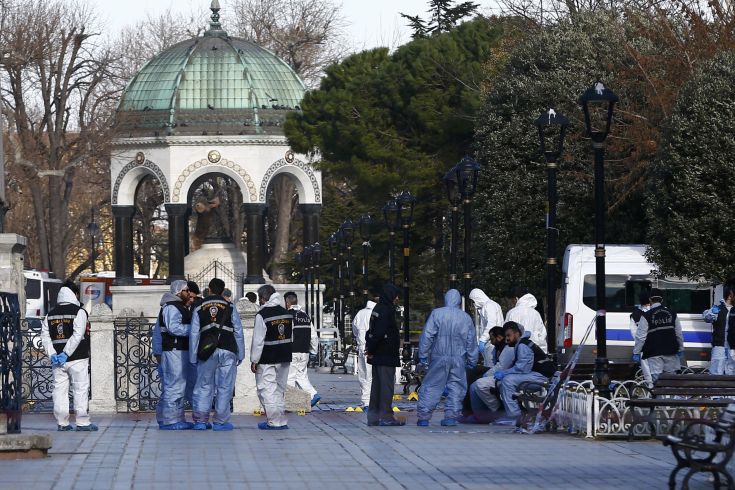 Πανικός και «καυτά» ερωτήματα πίσω από το νέο μακελειό στην Κωνσταντινούπολη