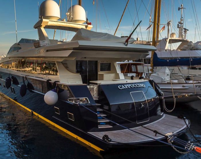 yacht_name_08 yacht_name_08