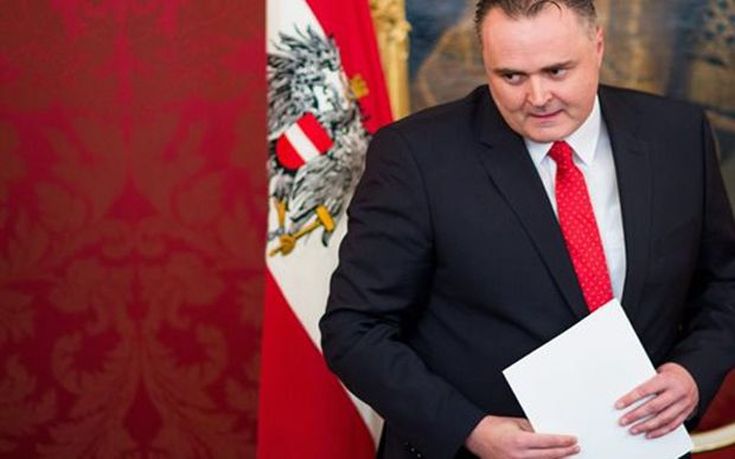 Ο Αυστριακός υπουργός Αμυνας ακυρώνει τον Γιούνκερ