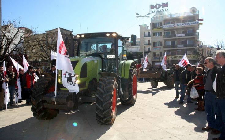 Κλιμακώνουν τις κινητοποιήσεις τους στην Καρδίτσα οι αγρότες