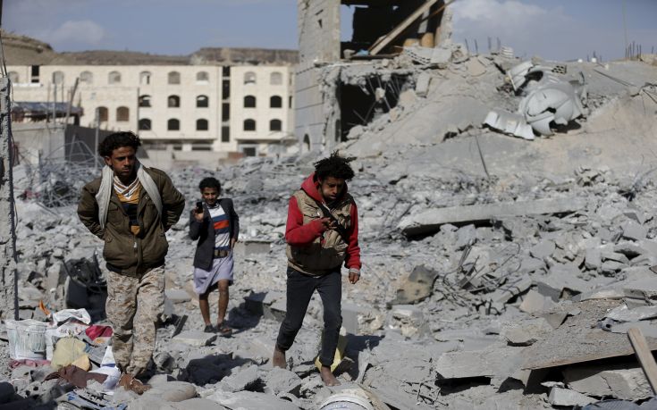 Επίθεση καμικάζι σε στρατιωτική βάση στην Υεμένη