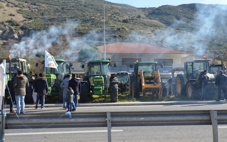 Άνοιξαν τους δρόμους οι αγρότες της Μεσσηνίας