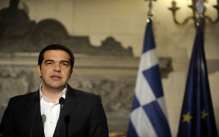Απέναντι σε διπλή απειλή και με το βλέμμα στα&#8230; σύνορα ο Τσίπρας