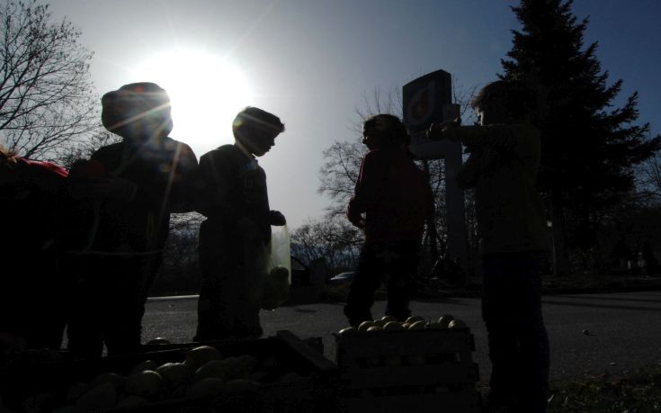 Έφτασαν τα πρώτα λεωφορεία με πρόσφυγες στα Διαβατά