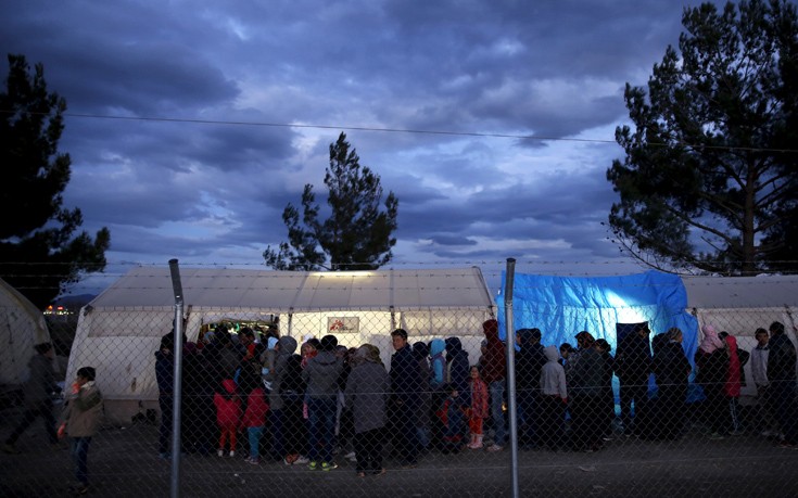 Άνοιξε η ουδέτερη ζώνη στην Ειδομένη για τη διέλευση προσφύγων