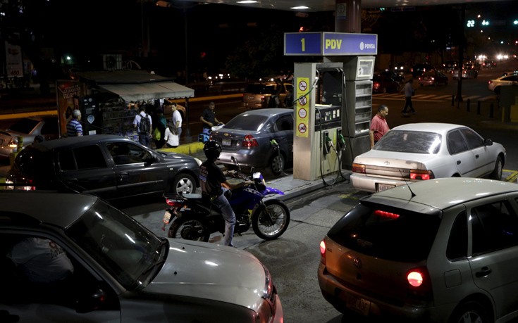 Αύξηση-φωτιά πάνω από 6.000% στη βενζίνη στη Βενεζουέλα