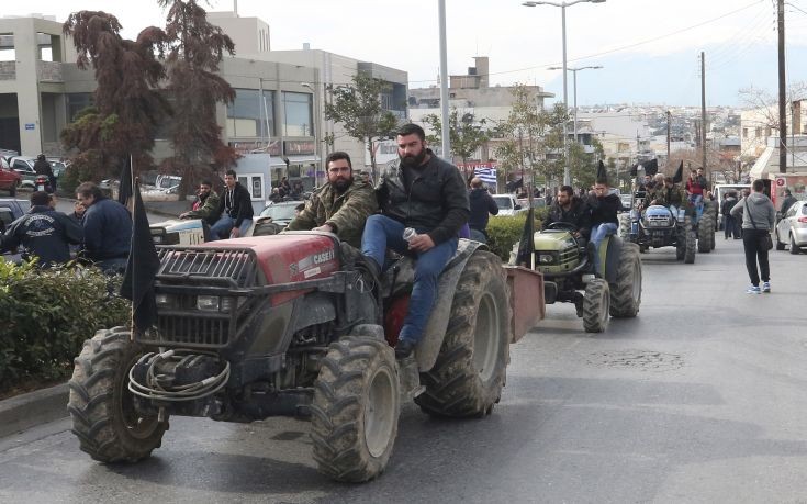 Μεταφορά του μπλόκου των αγροτών του Ηρακλείου