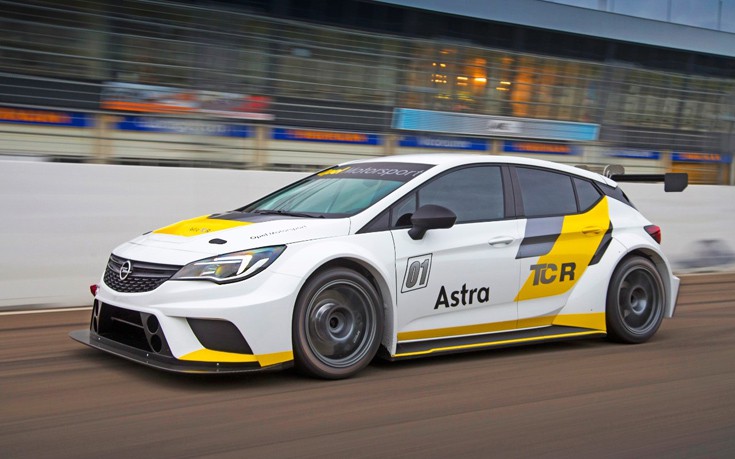 Επτά Astra TCR για την ιταλική ομάδα Target Competition