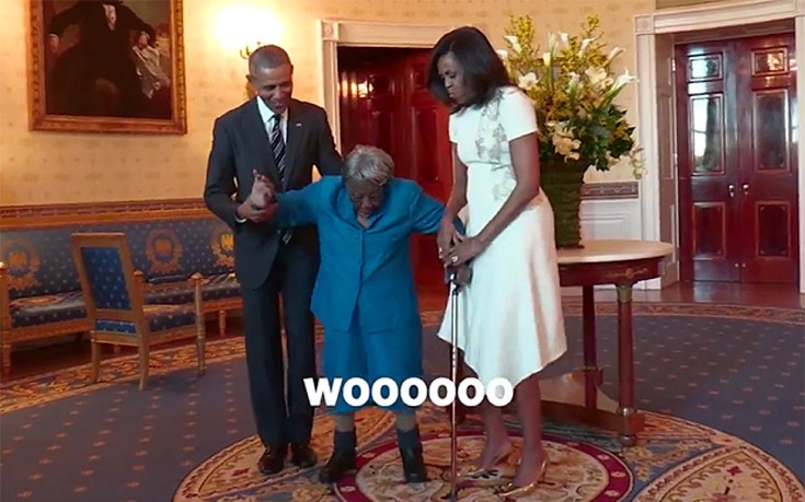 Η γυναίκα που&#8230; χόρεψε από χαρά όταν συνάντησε τους Ομπάμα